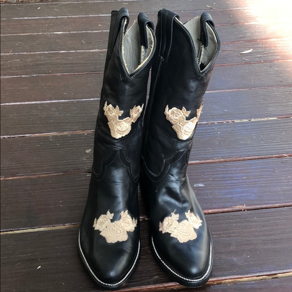 Black and cream leather embroidered cowboy boots